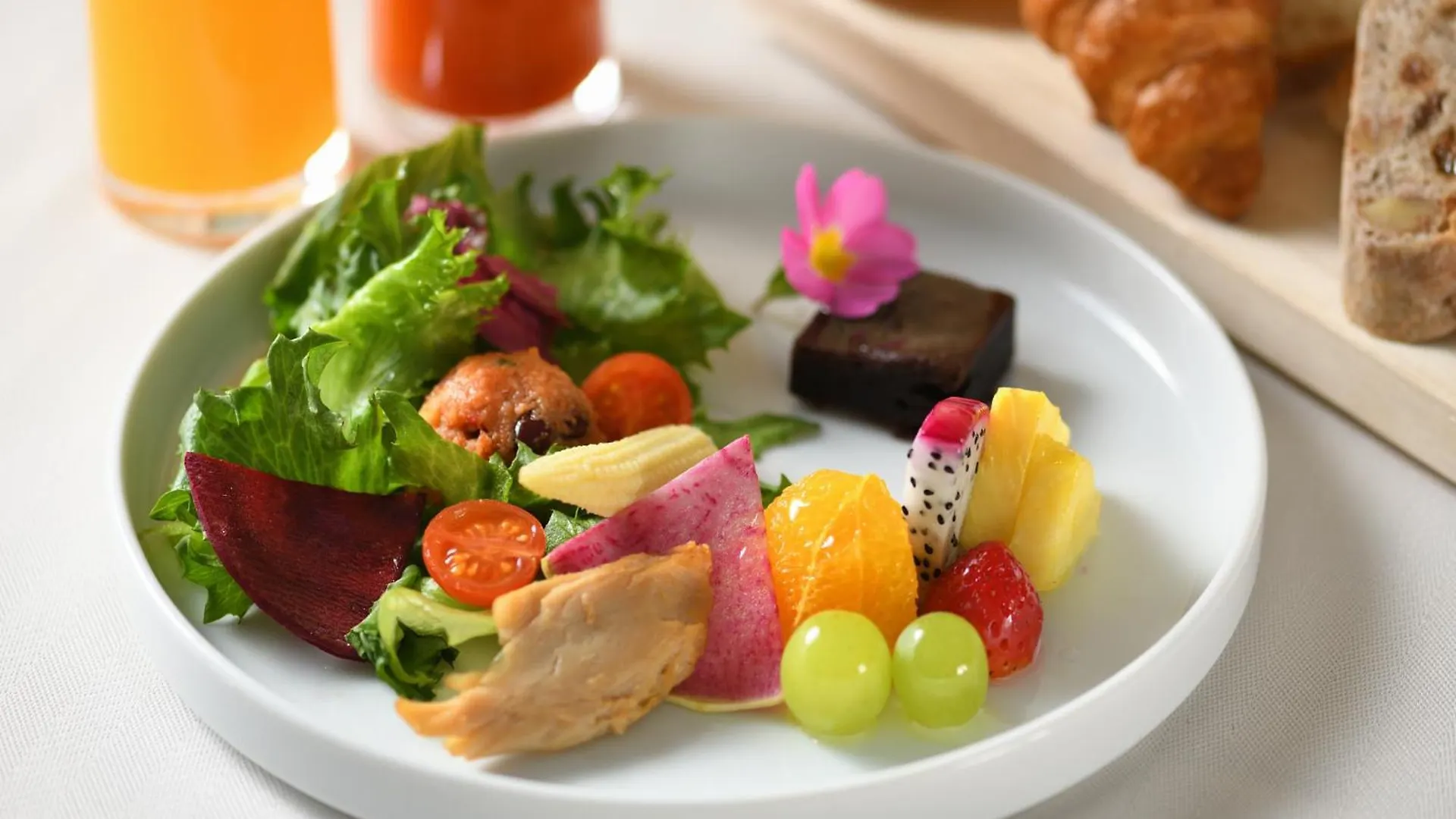 Hotel Monterey Lasoeur Ginza Токио