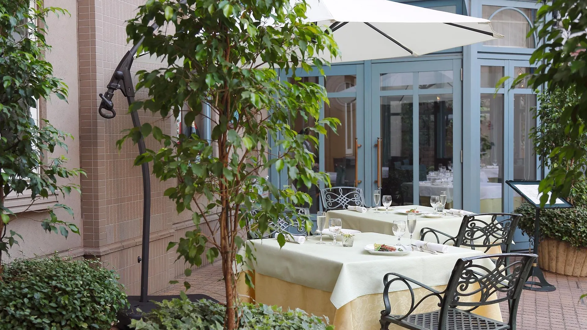 Hotel Monterey Lasoeur Ginza Токио