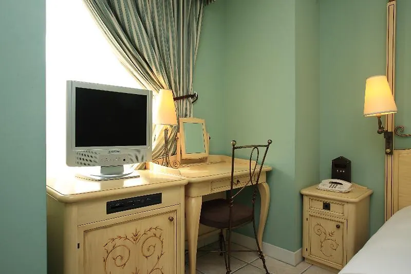 Hotel Monterey Lasoeur Ginza Токио